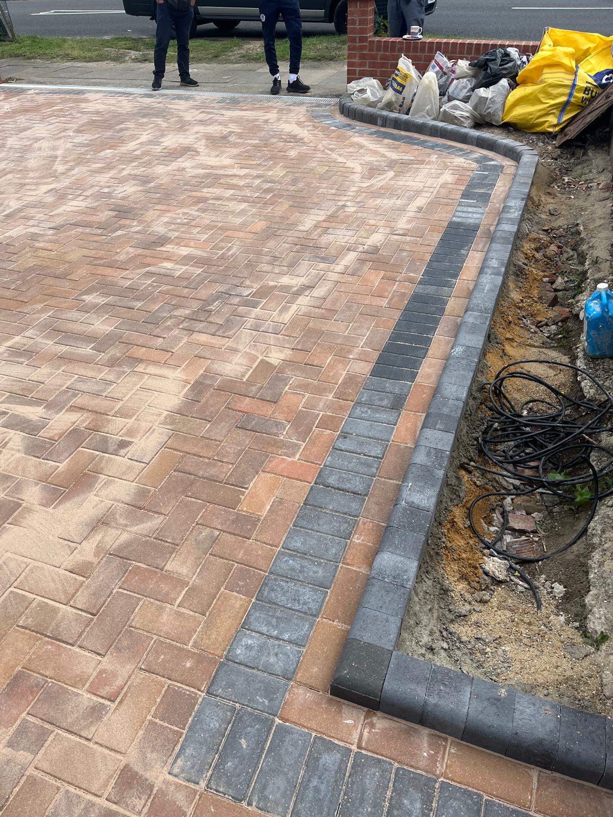 Detailed block-paved corner and border